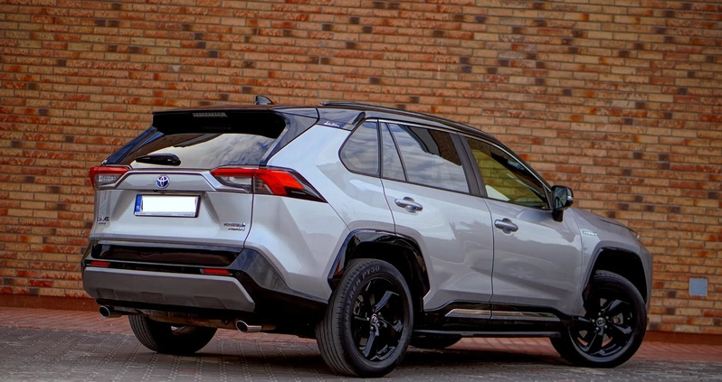 Toyota RAV4 cena 149700 przebieg: 63000, rok produkcji 2020 z Warszawa małe 781